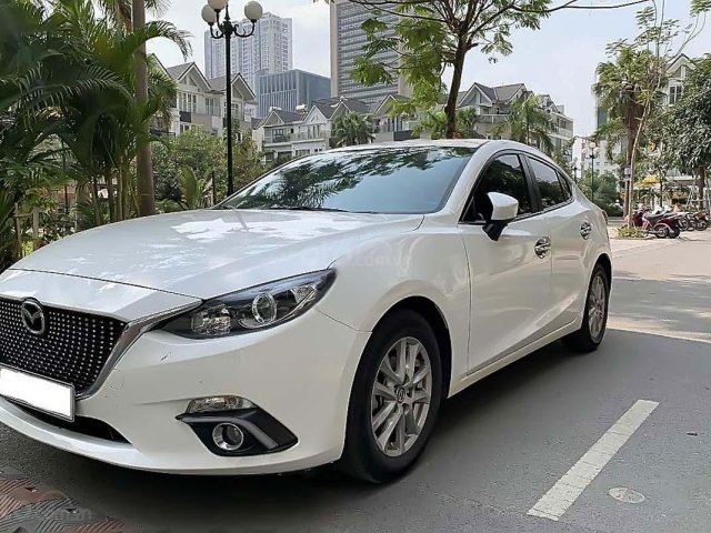 Cần bán gấp Mazda 3 1.5 AT năm sản xuất 2016, màu trắng, 545 triệu0
