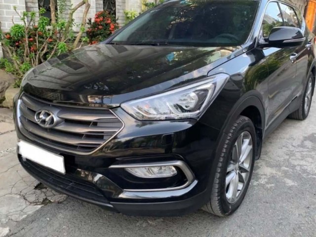 Cần bán gấp Hyundai Santa Fe 2.4AWD 2017, màu đen0