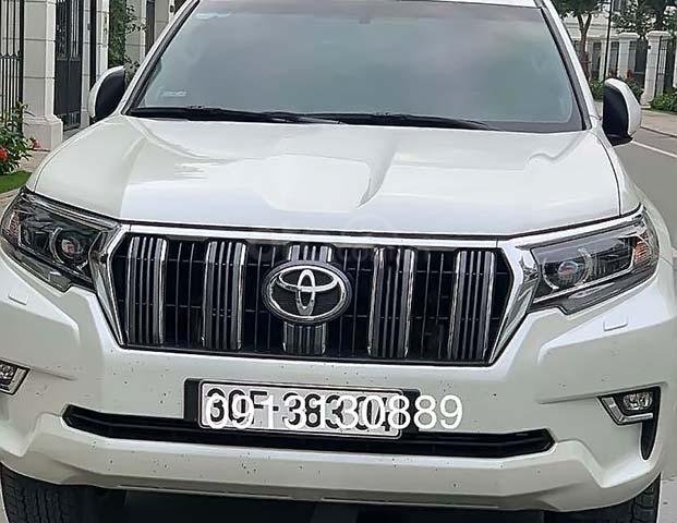 Cần bán gấp Toyota Prado VX 2018, màu trắng, nhập khẩu0