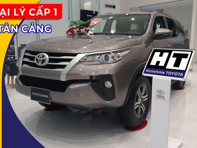 Cần bán xe Toyota Fortuner sản xuất 2020, màu xám