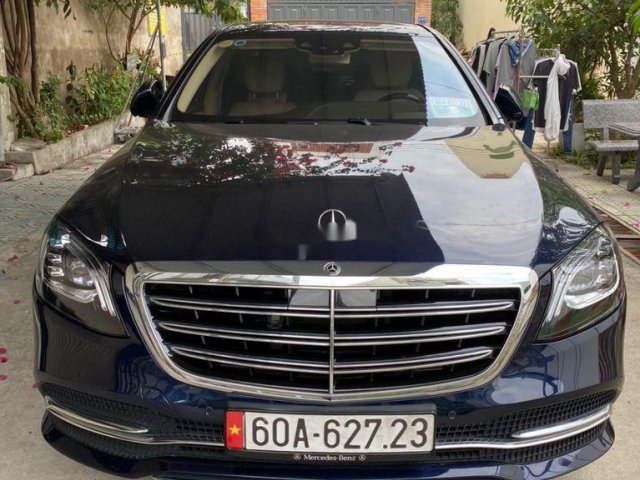 Cần bán xe Mercedes đời 2019, màu đen như mới0