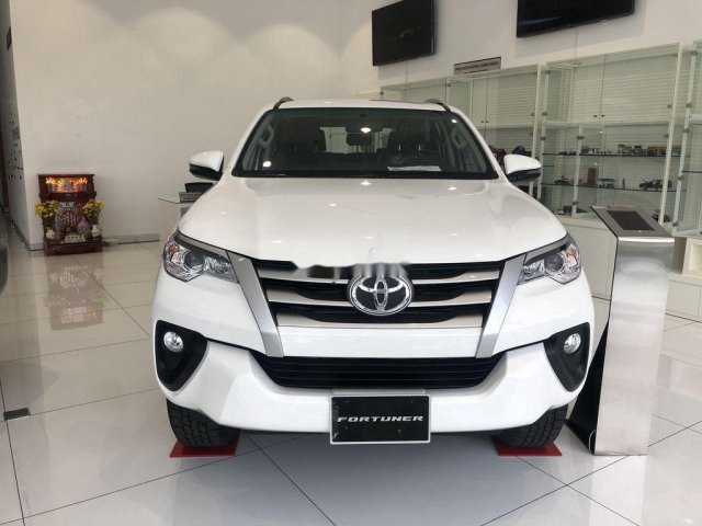 Bán xe Toyota Fortuner 2020, màu trắng