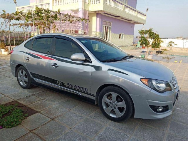 Bán Hyundai Avante AT sản xuất năm 2016, nhập khẩu nguyên chiếc, 405 triệu