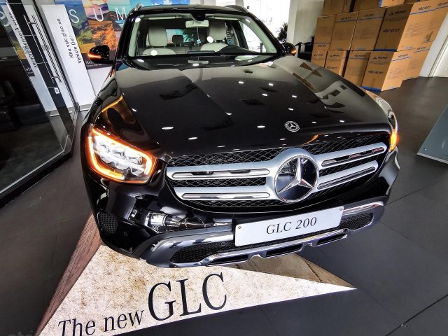 Mercedes-Benz GLC 200 mới 100% giá tốt nhất thị trường, xe có sẵn, giao ngay, giảm giá tiền mặt hàng chục triệu. Hỗ trợ trả góp 80%0