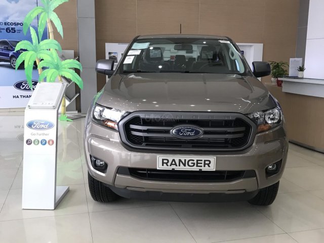 Ford Ranger XLS AT, MT 2020 bản mới nâng cấp, giá tốt, giao xe toàn quốc, hỗ trợ vay cao, 7 ngày lấy xe0