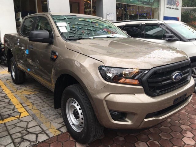 Cần bán Ford Ranger 2 cầu số sàn ở Lào Cai, chỉ với 150 triệu lăn bánh, hỗ trợ lăn bánh A-Z, giá tốt