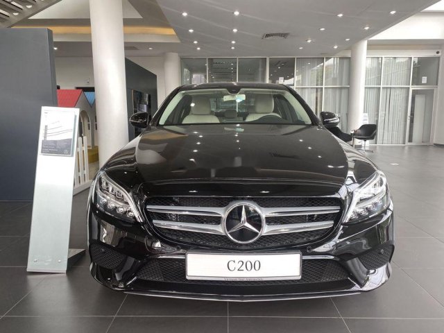 Bán Mercedes C200 năm sản xuất 2018, màu đen0