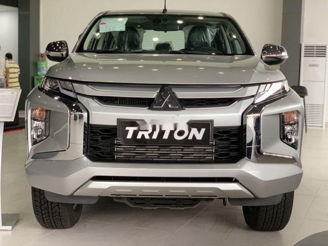 Bán Mitsubishi Triton đời 2019, màu bạc, nhập khẩu 