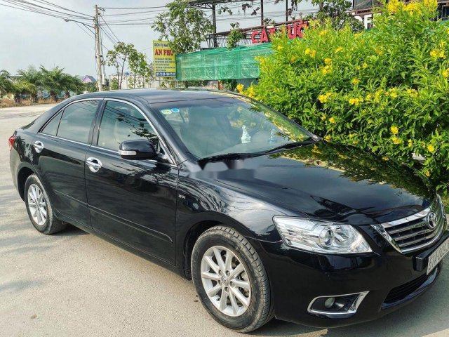 Cần bán xe Toyota Camry AT đời 2010, 560 triệu