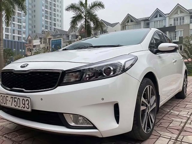 Bán Kia Cerato 1.6 AT 2018, màu trắng số tự động0