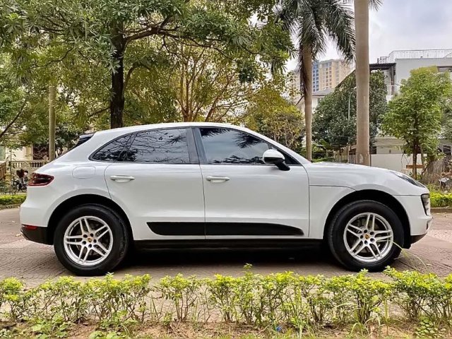 Cần bán xe Porsche Macan 2.0 năm sản xuất 2015, màu trắng, nhập khẩu nguyên chiếc