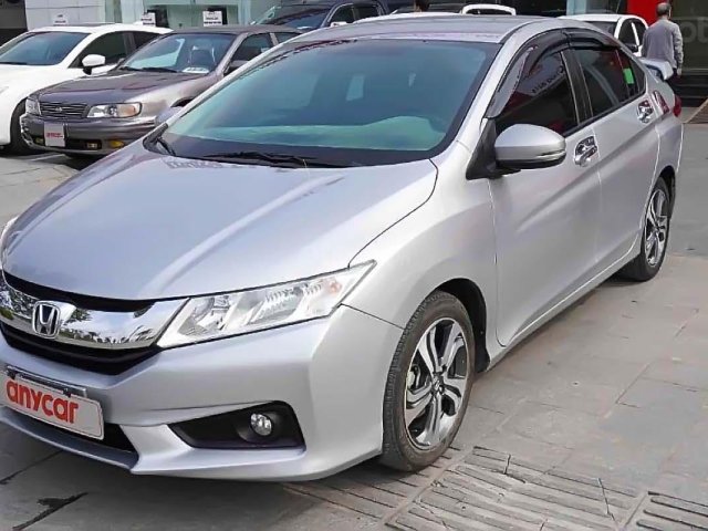 Bán xe Honda City 1.5 AT đời 2017, màu bạc chính chủ0