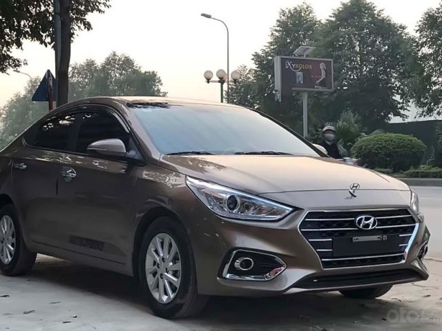 Cần bán xe Hyundai Accent đời 2019, màu nâu số sàn, giá tốt0