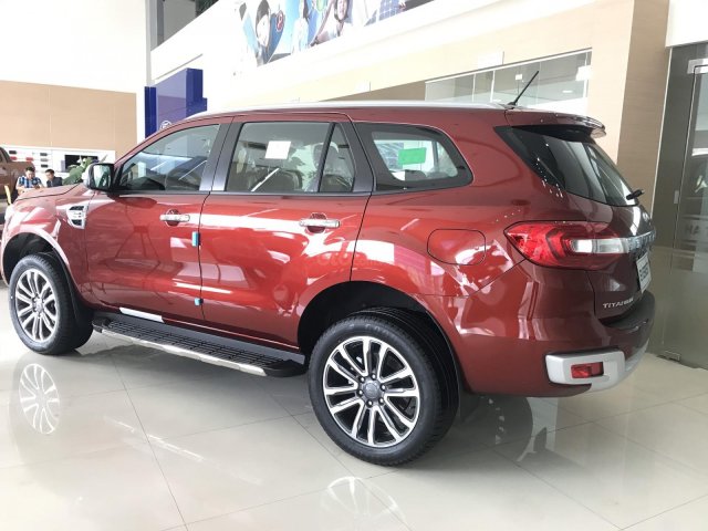 Bán lô Ford Everest Titanium Biturbo đời 2019, giảm hơn 100 triệu tiền mặt, quà tặng hấp dẫn, LH đặt xe: 0969.016.6920