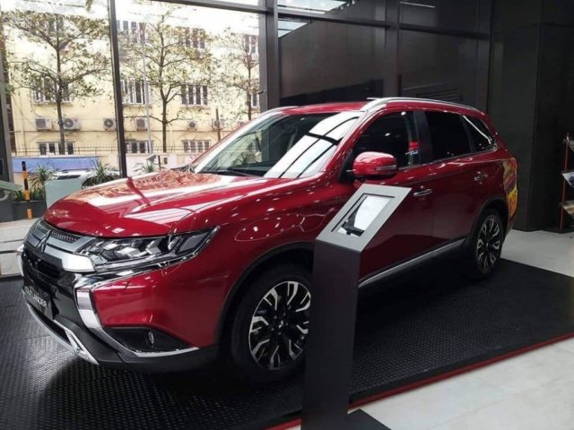 Bán Mitsubishi Outlander 2.0 CVT năm 2020, màu đỏ, giá tốt0