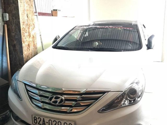 Cần bán lại xe Hyundai Sonata đời 2011, màu trắng, nhập khẩu0