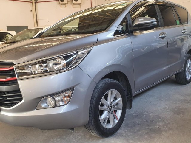 Innova E, màu bạc, SX 2018, giá sốc khi xem xe thực tế