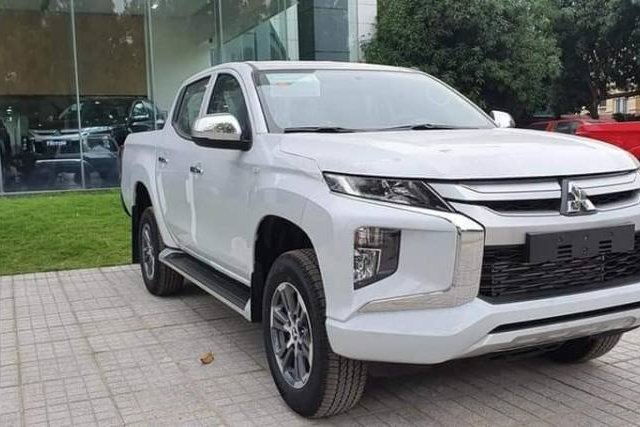 Cần bán Mitsubishi Triton năm 2020, màu trắng, xe nhập, giá 865tr