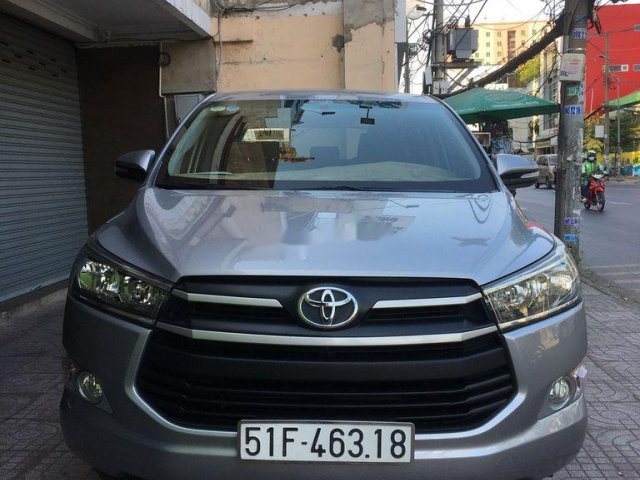 Cần bán xe Toyota Innova E sản xuất năm 2017