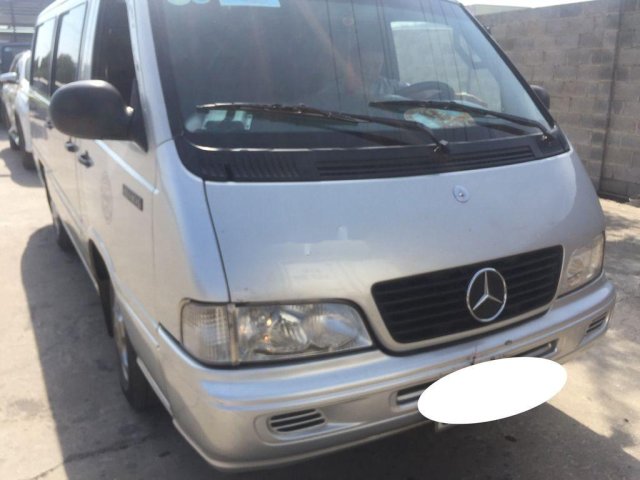 Cần bán gấp Mercedes MB đời 2003, màu bạc, xe nhập xe gia đình