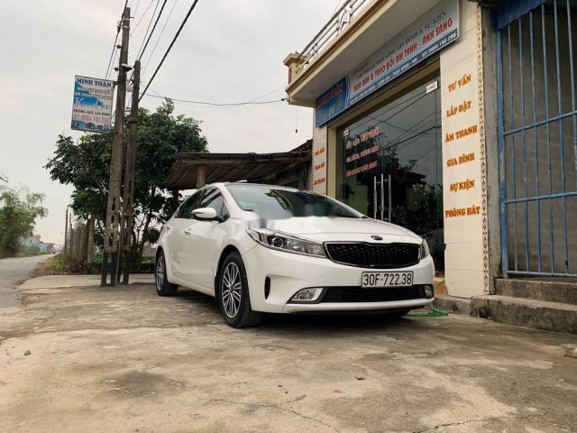 Bán Kia Cerato đời 2017, màu trắng, giá 595tr