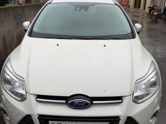 Bán Ford Focus đời 2014, màu trắng chính chủ, 470tr