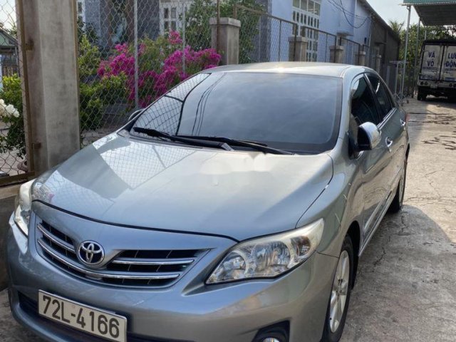 Cần bán Toyota Corolla Altis đời 2010 giá cạnh tranh0