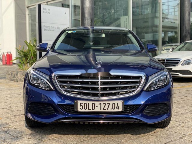 Bán ô tô Mercedes C250 đời 2017, màu xanh lam như mới