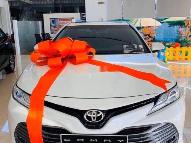 Bán xe Toyota Camry 2.5Q năm 2019, xe nhập, khuyến mãi tốt