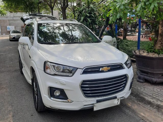 Cần bán xe Chervolet Captiva LTZ 2017 trắng Ngọc Trinh đẹp xuất sắc0