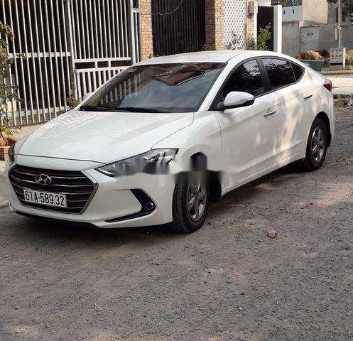 Bán Hyundai Elantra sản xuất 2018, giá tốt