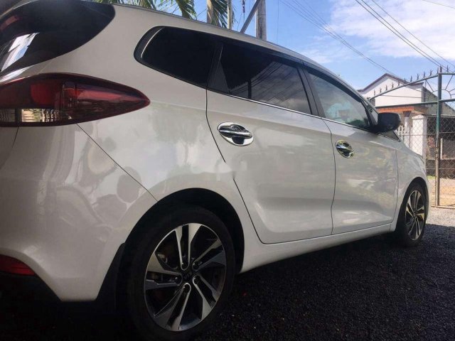 Bán Kia Rondo AT năm sản xuất 2018, màu trắng số tự động