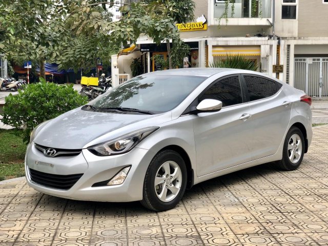 Hyundai Elantra 1.6GLS số sàn nhập khẩu