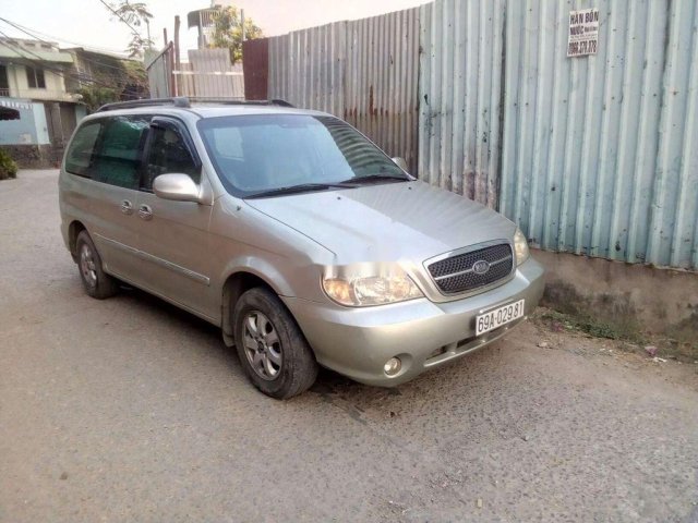 Cần bán gấp Kia Carnival đời 2009, màu bạc, nhập khẩu số tự động, giá tốt0