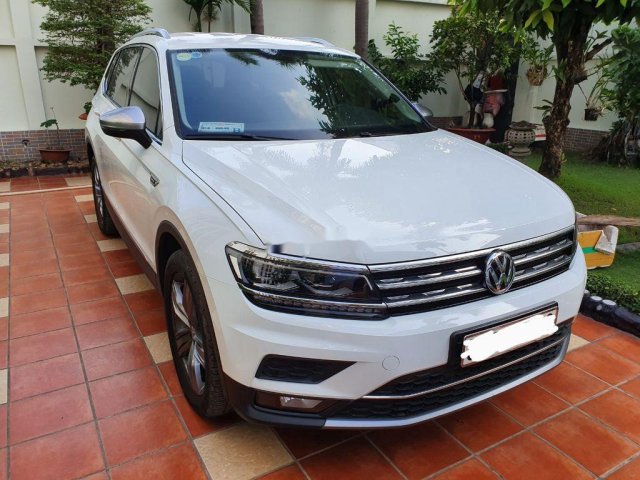 Bán Volkswagen Tiguan sản xuất năm 2019, màu trắng, nhập khẩu nguyên chiếc như mới