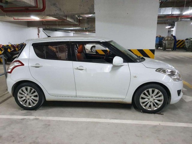 Cần bán lại xe Suzuki Swift 2013, màu trắng, xe nhập