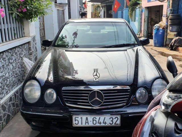 Cần bán lại xe Mercedes E 240 đời 2001, màu đen chính chủ, 128tr0