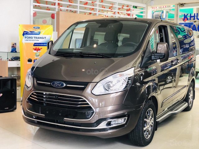 Ford Tourneo Titanium giảm khủng chưa tùng có - 1 chiếc duy nhất