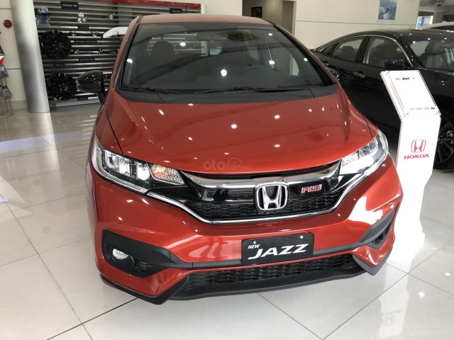 Honda JAZZ 1.5RS nhận xe chỉ với 150tr, đủ màu, giao ngay, giảm TM + tặng BHVC + phụ kiện chính hãng