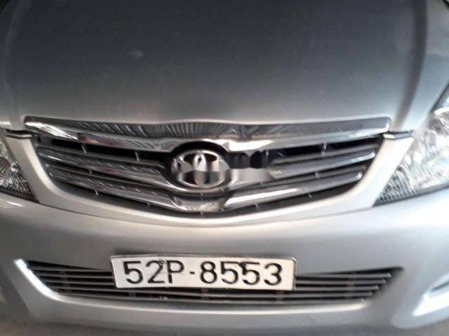 Cần bán lại xe Toyota Innova sản xuất 2008, màu bạc