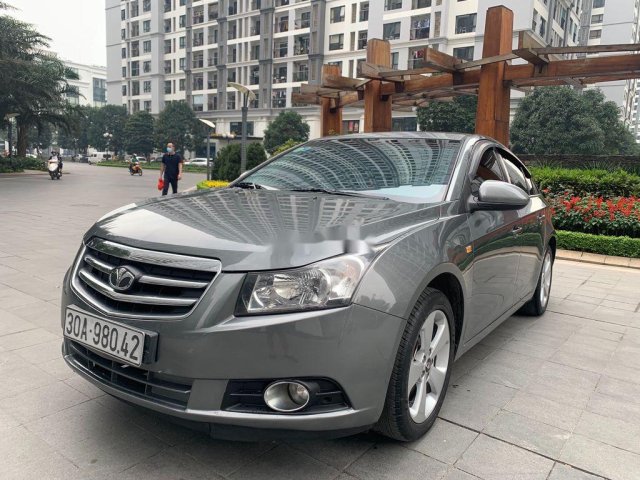 Cần bán lại xe Chevrolet Lacetti năm 2010, màu xám, nhập khẩu nguyên chiếc