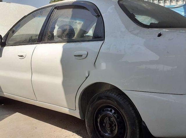 Bán Daewoo Lanos đời 2002, màu trắng, 70tr