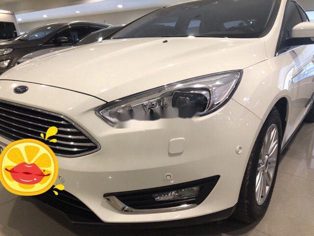 Bán xe Ford Focus Titanium sản xuất năm 2018, màu trắng0