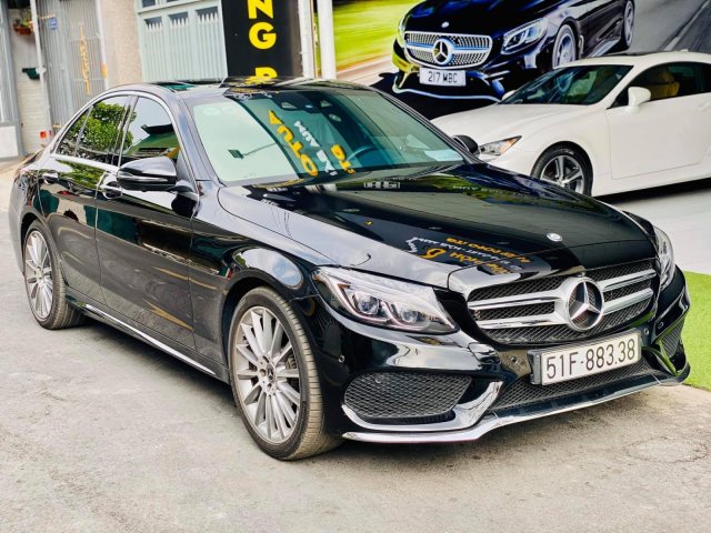 Mercedes C300 đen nội thất đỏ xe lướt