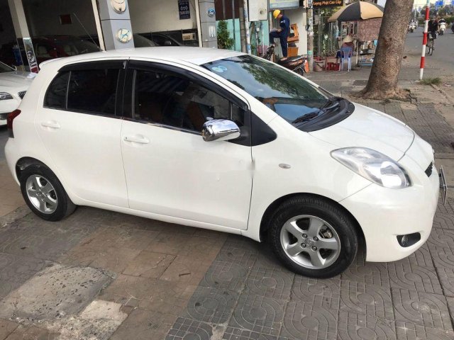 Bán xe Toyota Yaris năm 2010, màu trắng, nhập khẩu, 320 triệu