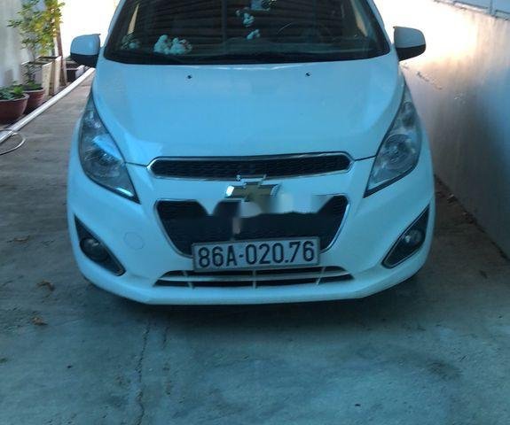 Xe Chevrolet Spark đời 2014, màu trắng xe gia đình0