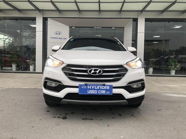 Cần bán gấp Hyundai Santa Fe máy xăng đời 2018 bản full 2 cầu0