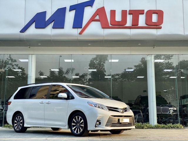 Bán xe Toyota Sienna Limidted sx 2018, màu trắng, siêu lướt 12.000km0