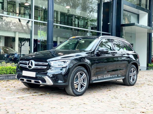 Bán Mercedes GLC200 2020 màu đen, siêu lướt chính chủ biển đẹp, giá cực tốt