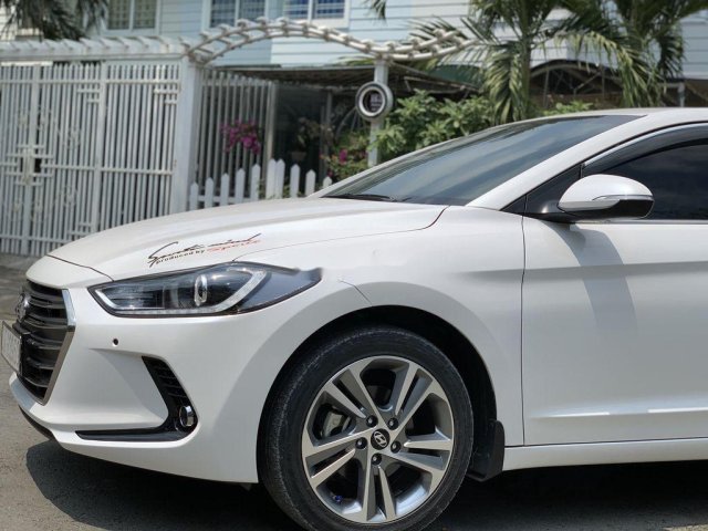 Bán Hyundai Elantra 2.0 sản xuất 2016, màu trắng, xe nhập